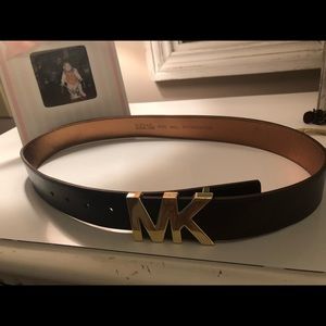 Michael Korda brown leather belt